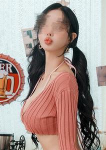 623232601: Chica busca chico en Barcelona