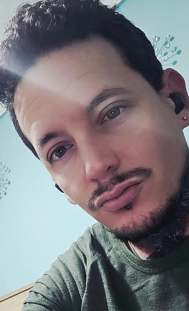 671115563: Chico busca chica en Málaga