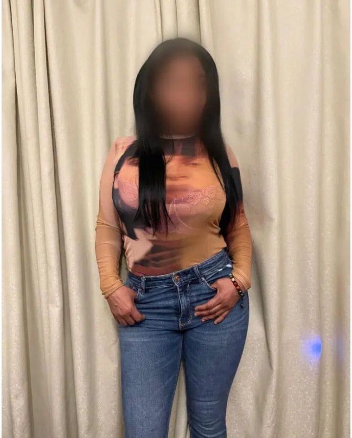 605127853: Chica busca chico en La Coruña