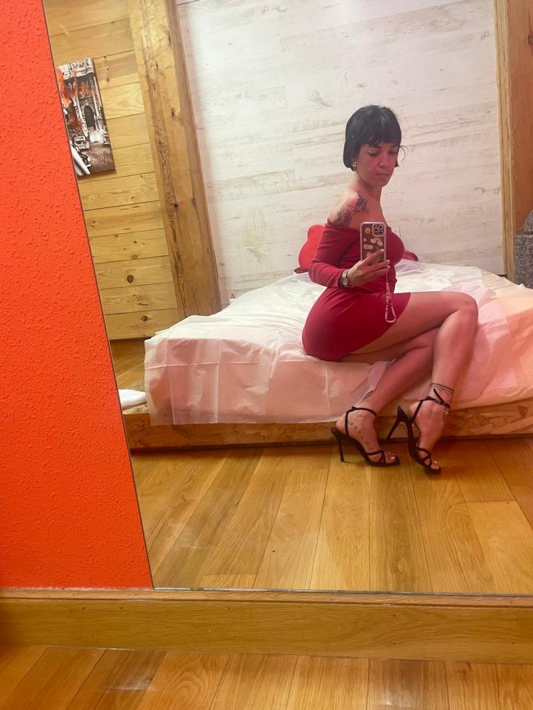 632245352: Chica busca chico en Cantabria