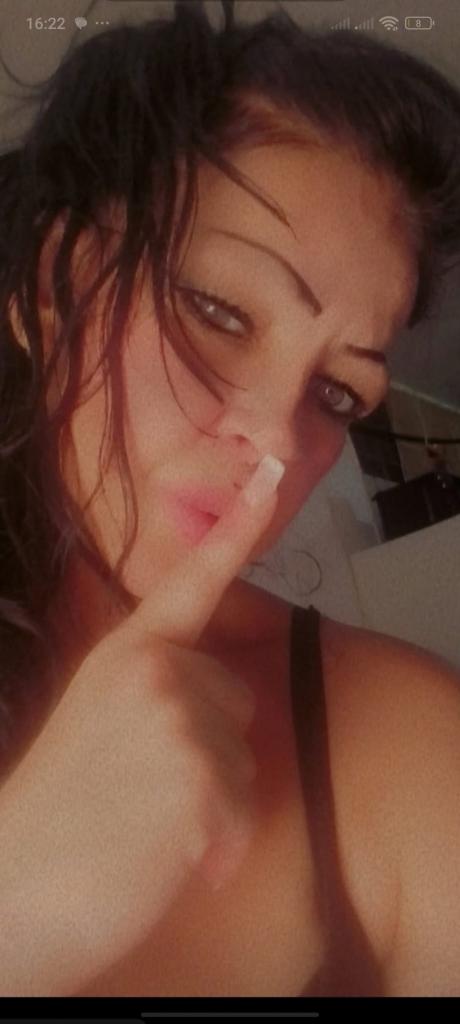 623244622: Chica busca chico en Gerona