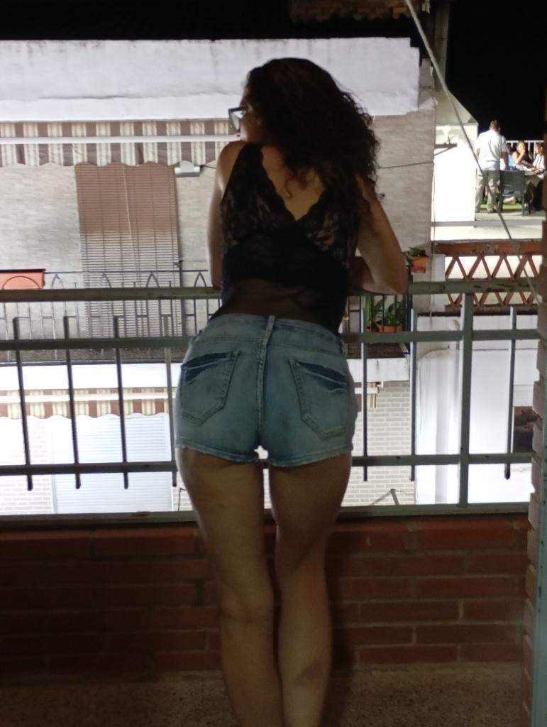 607786982: Chica busca chico en Valencia