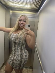 663657246: Chica busca chico en Valencia