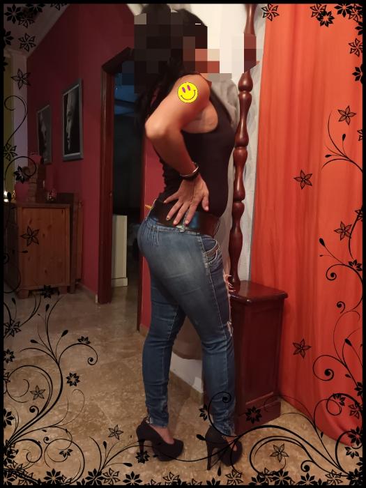 604155843: Chica busca chico en Sevilla