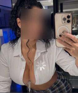 672835234: Chica busca chico en Barcelona