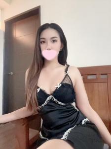 688166109: Chica busca chico en Barcelona