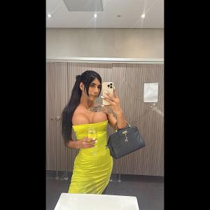 613383760: Transexual en La Coruña