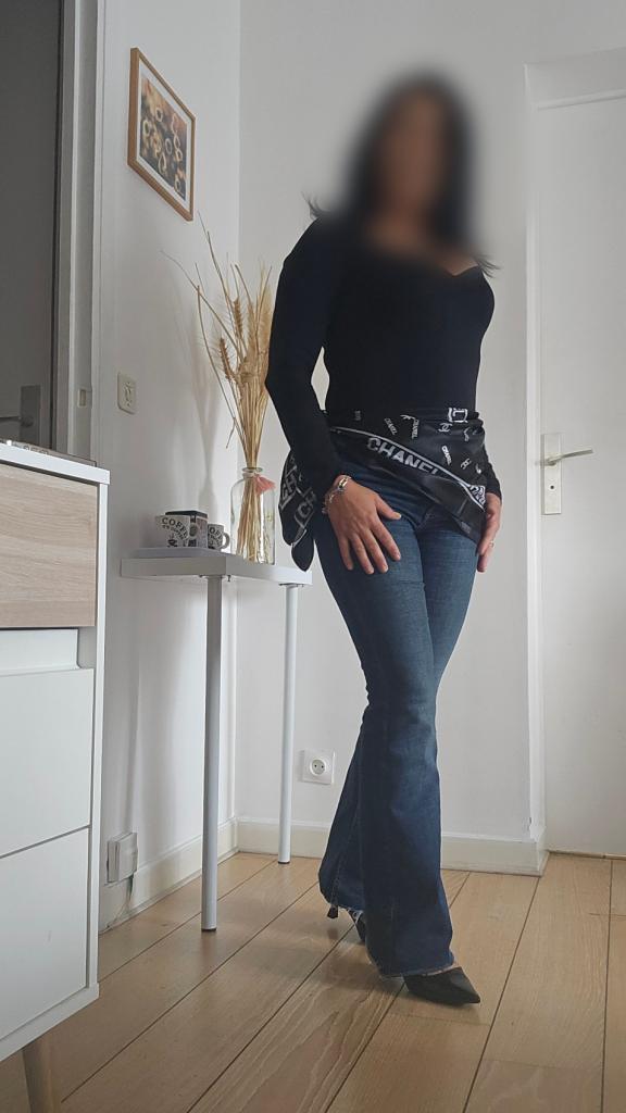 611399086: Chica busca chico en Huesca