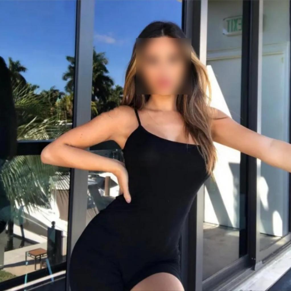 607796895: Chica busca chico en Málaga