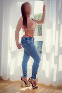 642427503: Chica busca chico en Barcelona