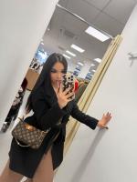 633053779: Chica busca chico en Gerona