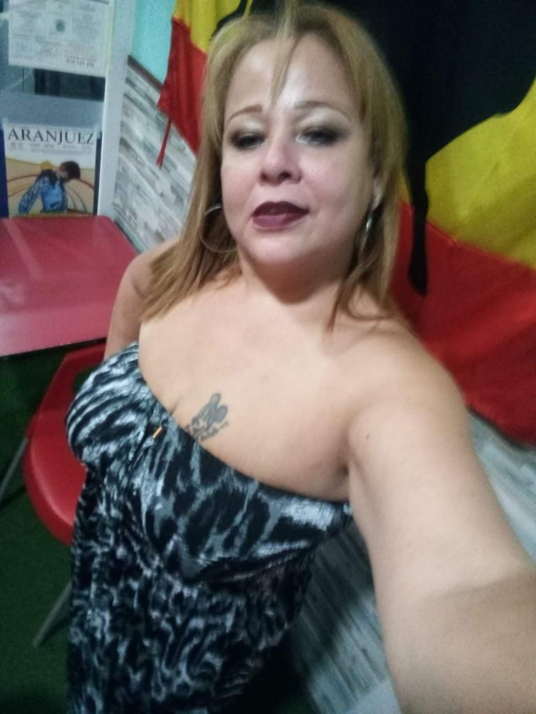 612279325: Chica busca chico en Valencia