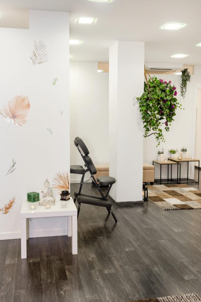 607264651: Chica busca chico en Barcelona