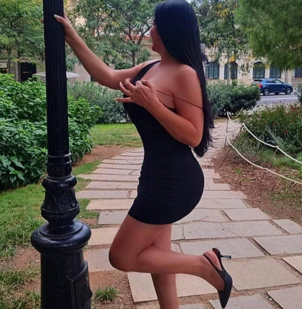 607264651: Chica busca chico en Barcelona