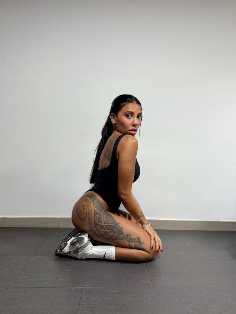 Chica busca chico en Granada: 