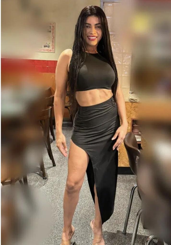 664340075: Travesti en Barcelona