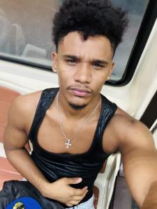 647939467: Chico busca chica en Madrid