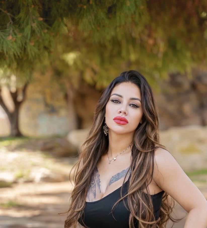 Chica busca chico en Alicante: Chica busca chico