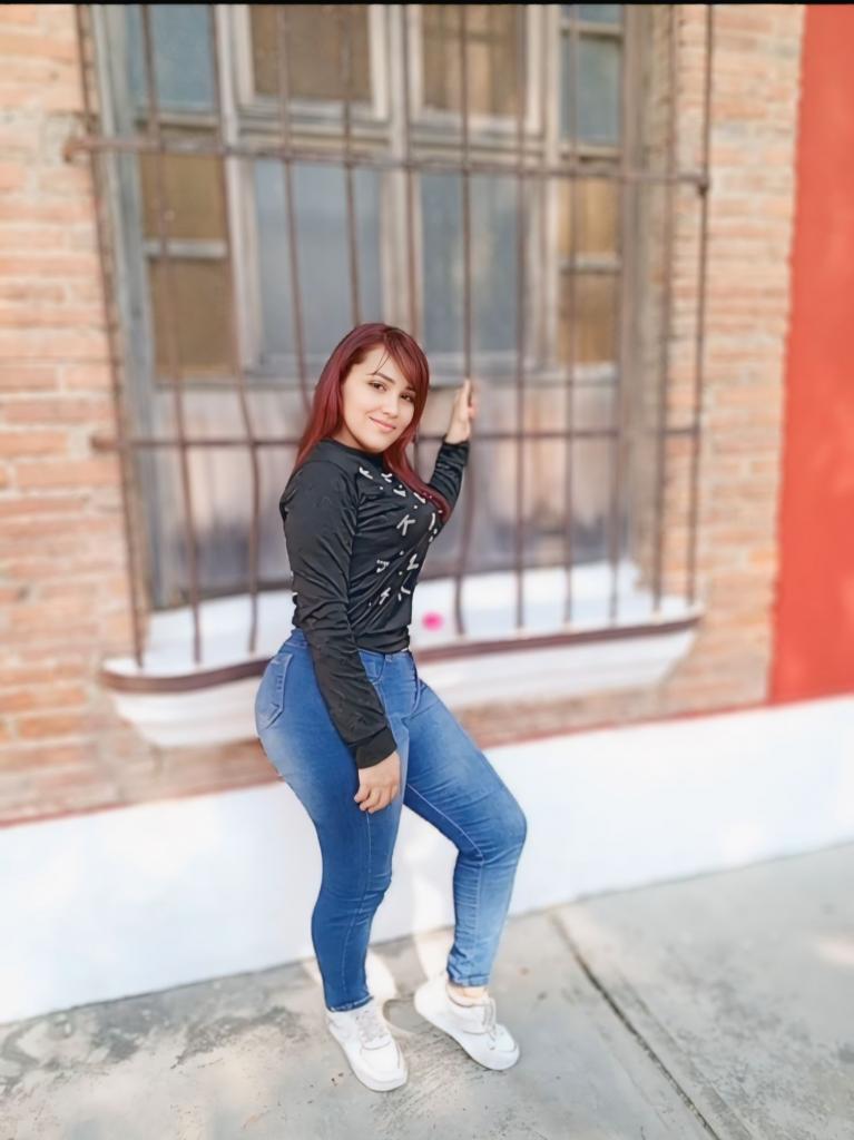 612259980: Chica busca chico en Sevilla