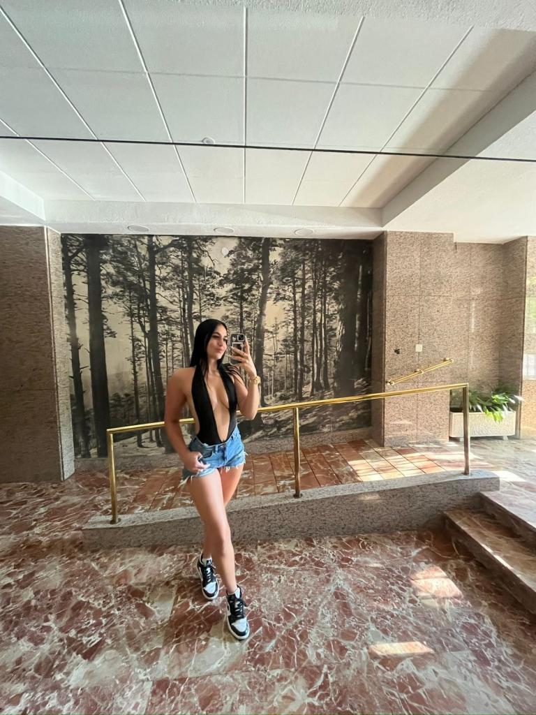 611231456: Chica busca chico en Almería