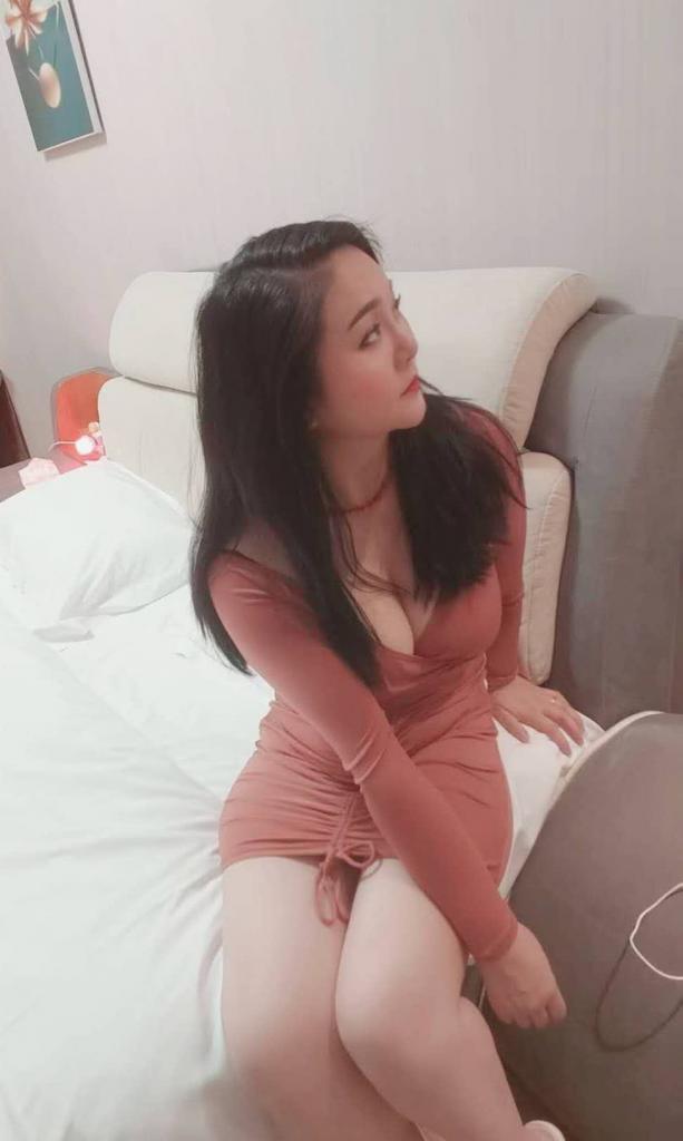 Chica busca chico en Alicante: Chica busca chico