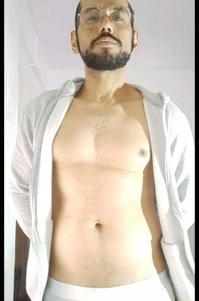 672979567: Chico busca chica en Asturias