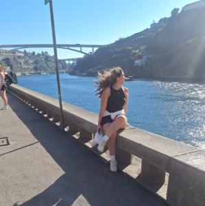 613698373: Chica busca chico en Lérida