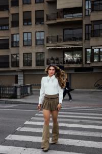 695946614: Travesti en Granada