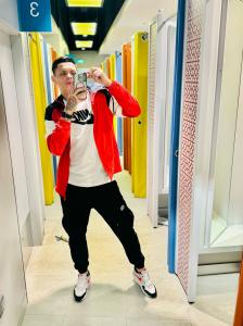 614772935: Chico busca chica en Alicante