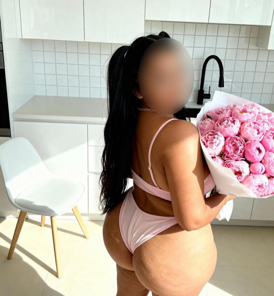 614938308: Chica busca chico en Lérida