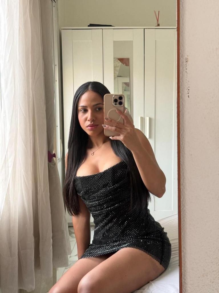 Chica busca chico en Alicante: Chica busca chico