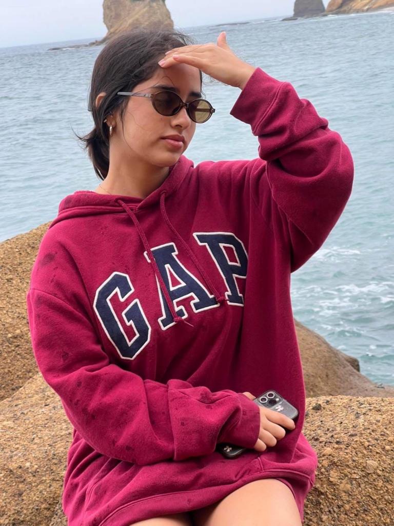 643878228: Chica busca chico en Granada