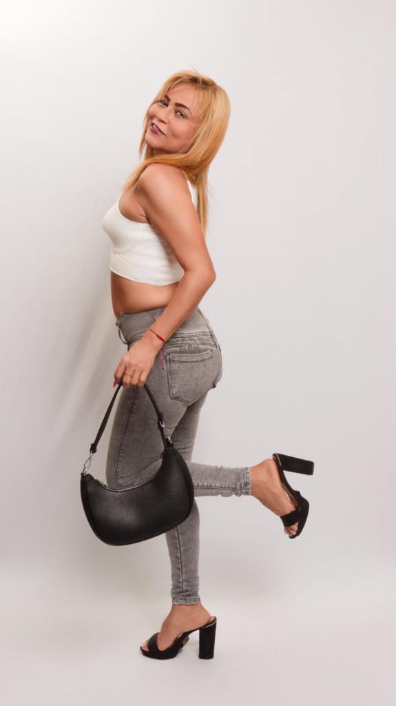 634357196: Chica busca chico en Tenerife