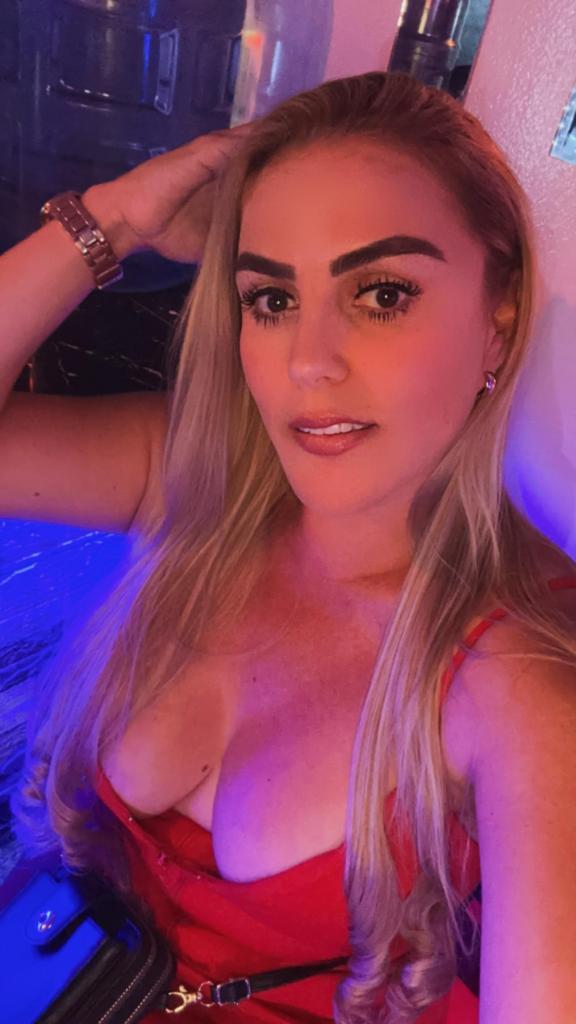 642990819: Chica busca chico en León