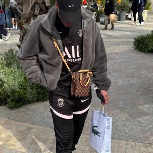 695685844: Chico busca chica en Barcelona