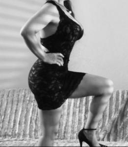 611642205: Chica busca chico en La Coruña