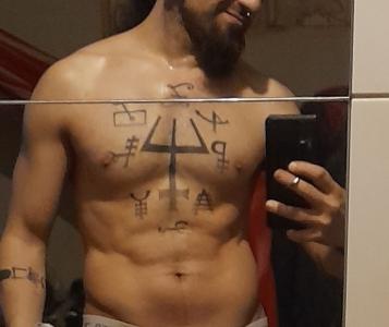 604012507: Chico busca chica en La Coruña