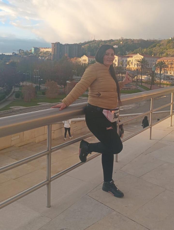 617488755: Chica busca chico en Alicante