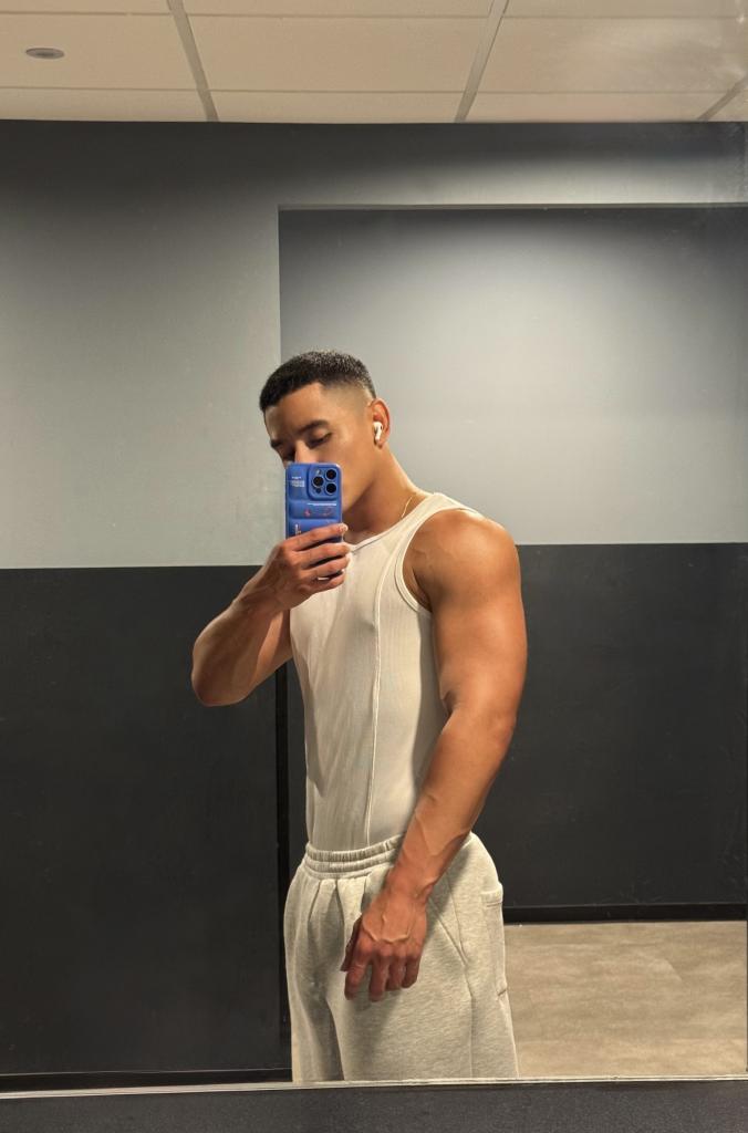 Chico busca chica en Málaga: 