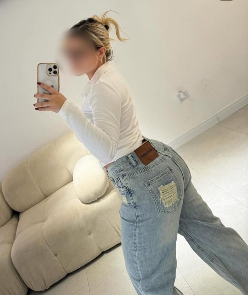 665483087: Chica busca chico en La Coruña