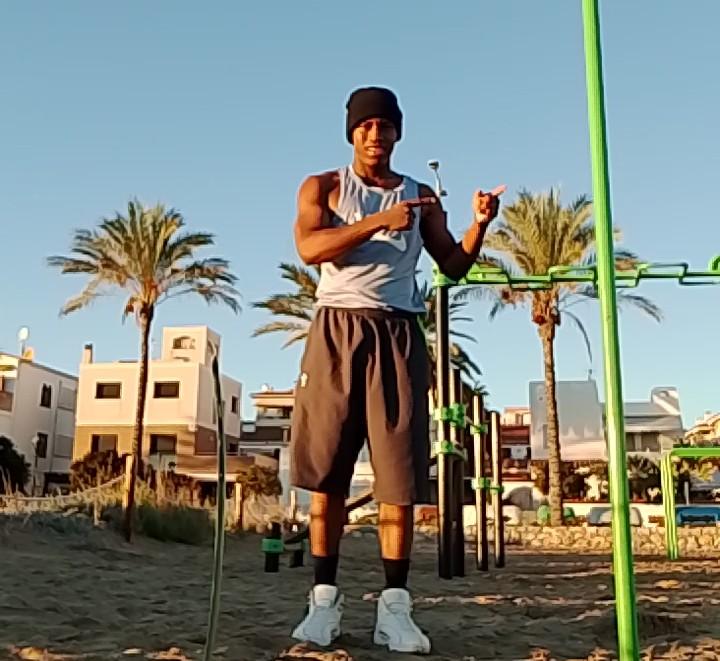 617513197: Chico busca chica en Tarragona