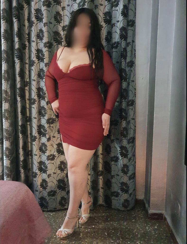 932466522: Chica busca chico en Barcelona