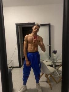 662530822: Chica busca chico en Barcelona