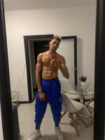 662530822: Chico busca chica en Barcelona