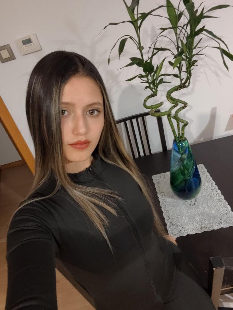 614731322: Chica busca chico en Cantabria