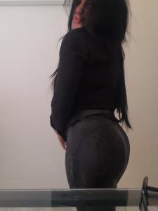 613421386: Chica busca chico en Sevilla