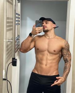 613546949: Chico busca chica en Málaga