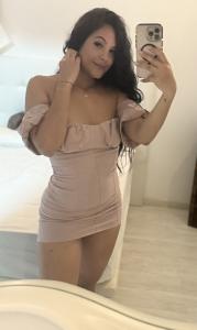 647426133: Chica busca chico en Sevilla