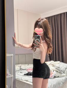 663195377: Chica busca chico en Madrid