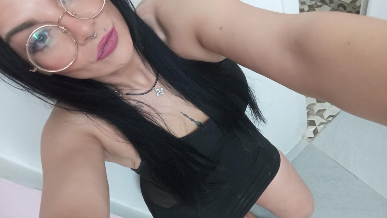 643037564: Chica busca chico en Lugo